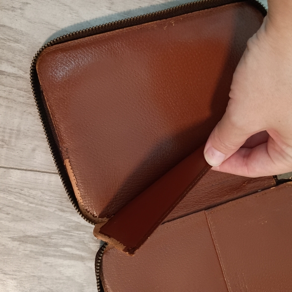 Rare LOUIS VUITTON Monogram Round Zip Passport Case Card Eclair Wallet - Picture 9 of 12